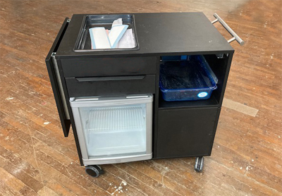 Theke Servierwagen Barkeeper mit integriertem Abfallsammler und ausklappbarer Arbeitsfläche